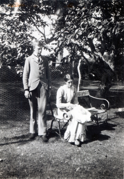 Adrian and Virginia Stephen, 1900 (b/w photo)  a English Photographer