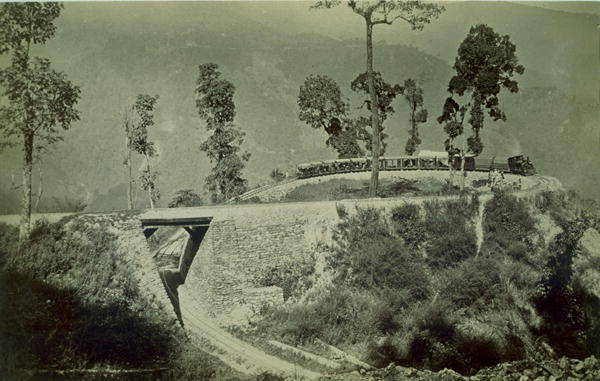 The loop at ''Agony Point'' at Tindharia on the Darjeeling Himalayan Railway, 1880s (albumen print)  a English Photographer