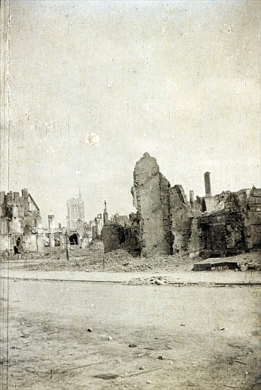 The Square, Ypres, June 1915 a English Photographer