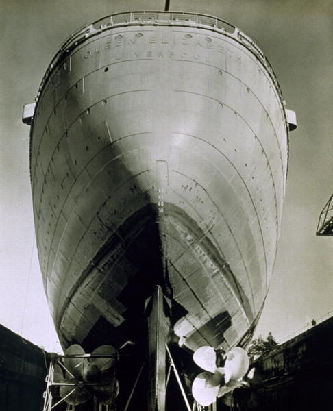 View of the RMS Queen Elizabeth, 1942 (b/w photo)  a English Photographer