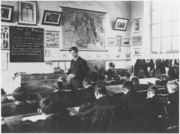 Class in a primary school, Orme, 2nd March 1909 (b/w photo)  a French Photographer
