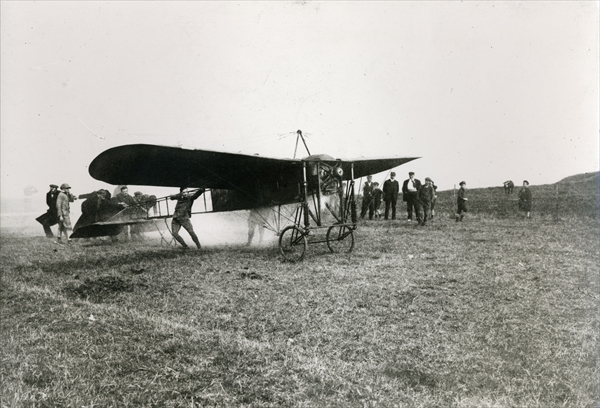 Louis Bleriot (1872-1936) at Eletot, near Fecamp, c.1909 (b/w photo)  a French Photographer