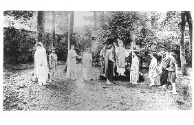 Nathalie Clifford Barney (1876-1972) with dancers dressed in togas (b/w photo) 