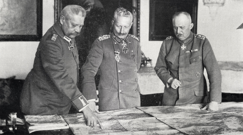 Paul Von Hindenburg (1847-1934) Kaiser Wilhelm II (1859-1941) & Erich Von Ludendorff (1865-1937) (b/ a Fotografo Tedesco