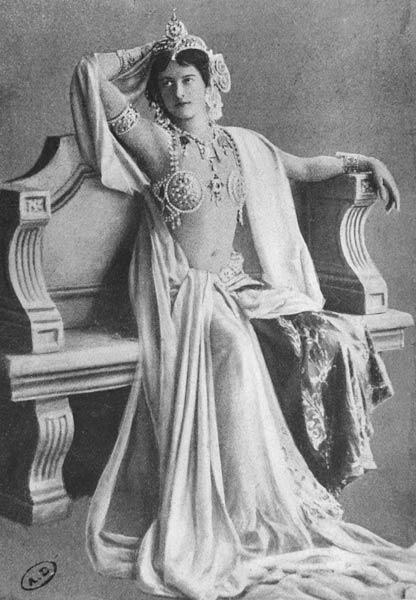 Mata Hari, 1910 (b/w photo)  a Reutlinger Studio (1850-1937)