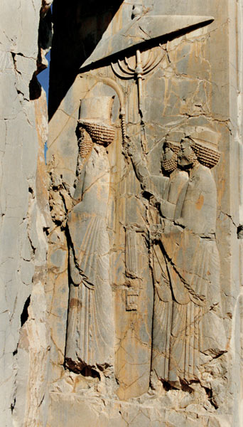 Xerxes (c.519-465 BC) and his attendants entering or leaving the palace, relief from the Hadish (Xer a Achaemenid