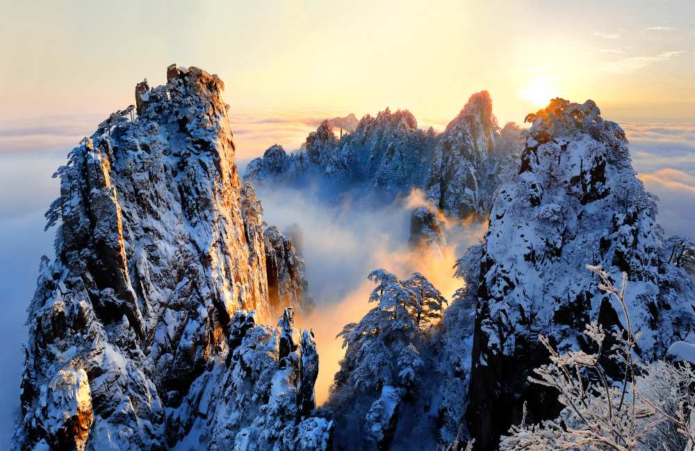 Sunrise at Mt. Huang Shan a Adam Wong