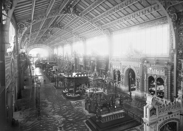 Gallery of the Various Industries, Universal Exhibition, Paris, 1889 (b/w photo)  a Adolphe Giraudon