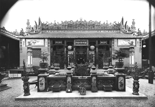 The Chinese Pavilion at the Universal Exhibition of 1889 in Paris (b/w photo)  a Adolphe Giraudon