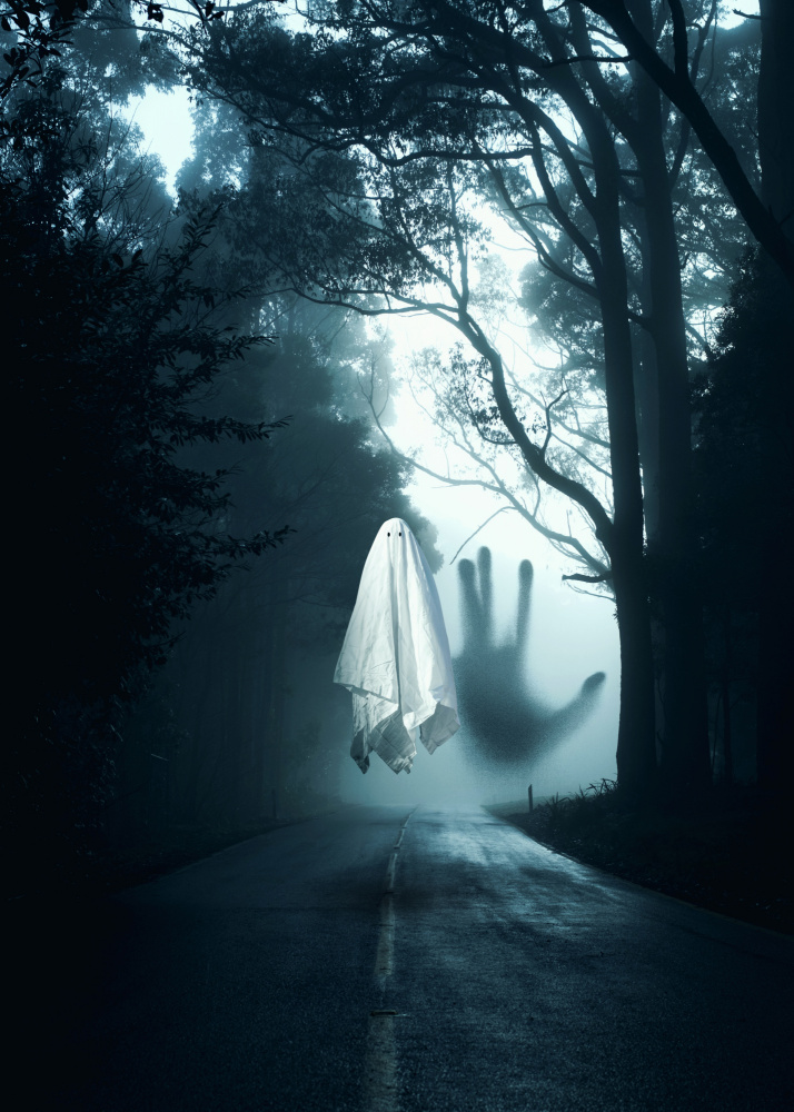 Ghost Halloween In The Dark Road a Al Barizi