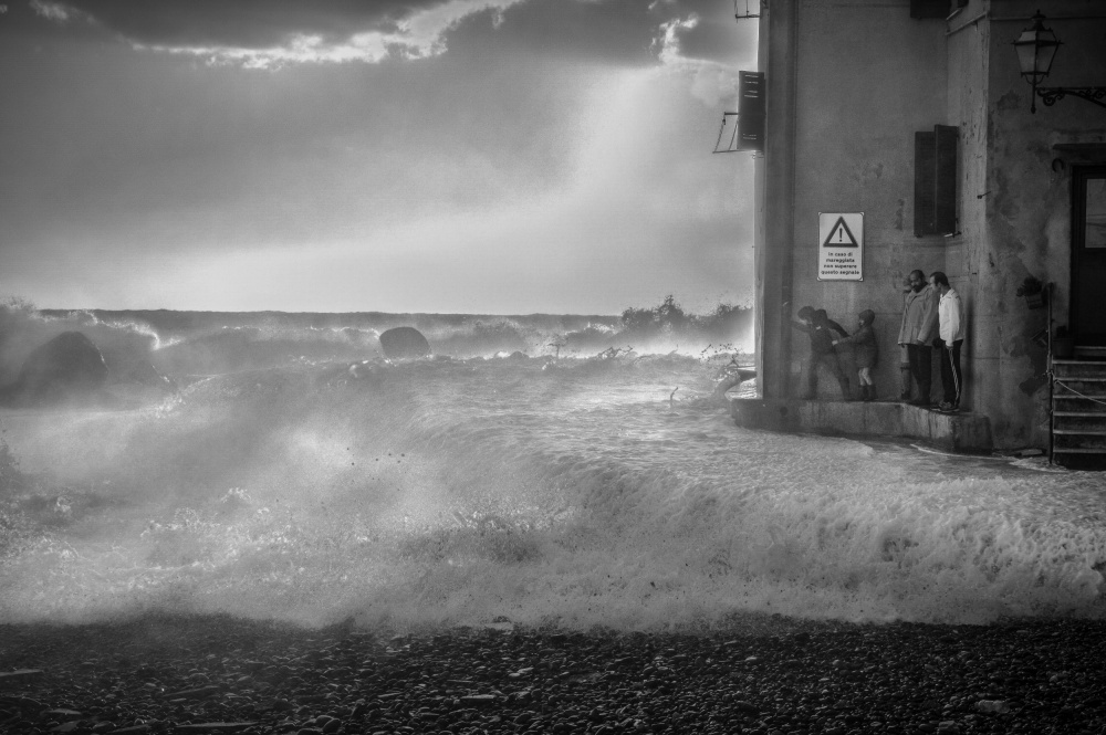 Beware of the Sea Storm! a Alessandro Traverso