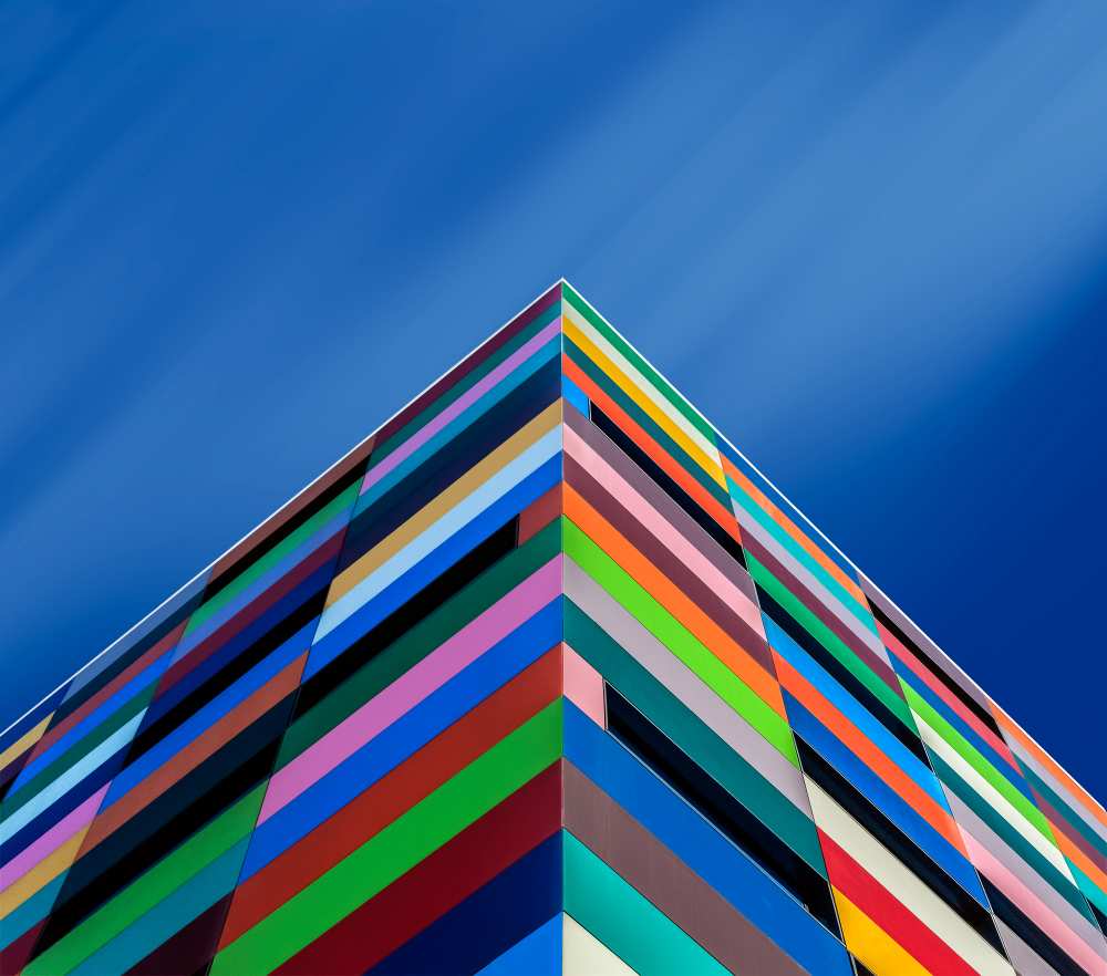 Color Pyramid a Alfonso Novillo