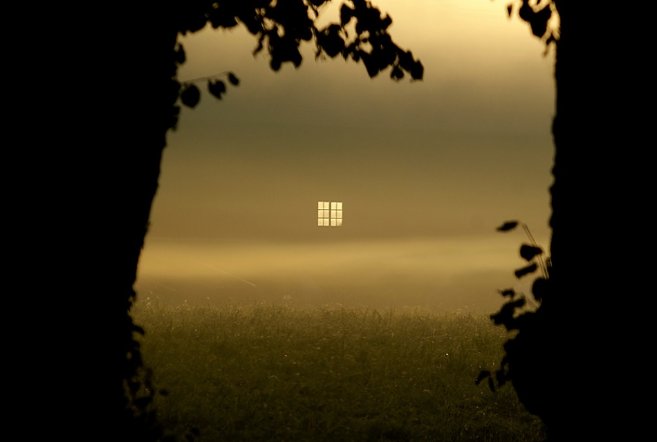 a window in morning mist a Allan Wallberg