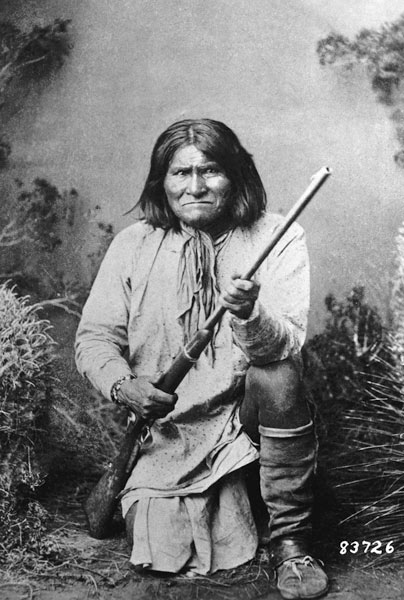Geronimo holding a rifle, 1884 (b/w photo)  a American Photographer