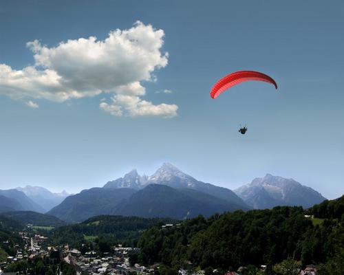 Watzmann, Berchtesgaden und Paraglider a Andreas Weber