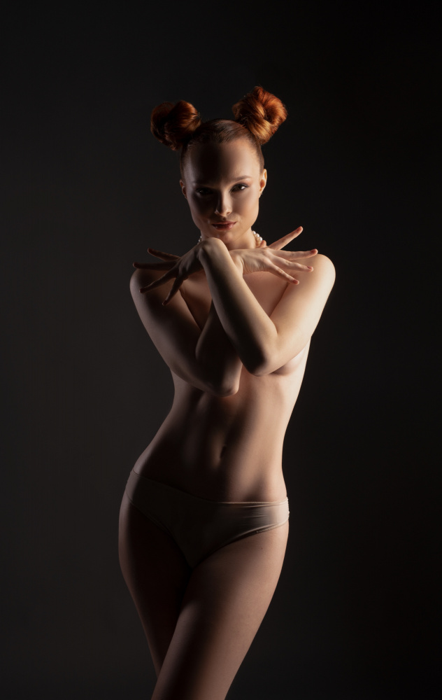 Gorgeous redhead naked lady a Andrey Guryanov