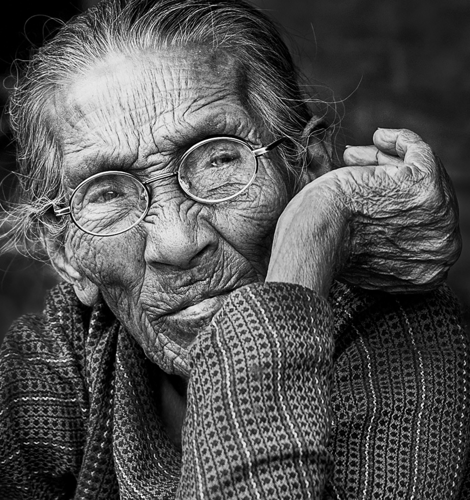 Nepalese Old Woman a Angela Muliani Hartojo