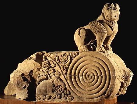 Buff sandstone architrave with griffin, Sanchi,MP a Anonimo