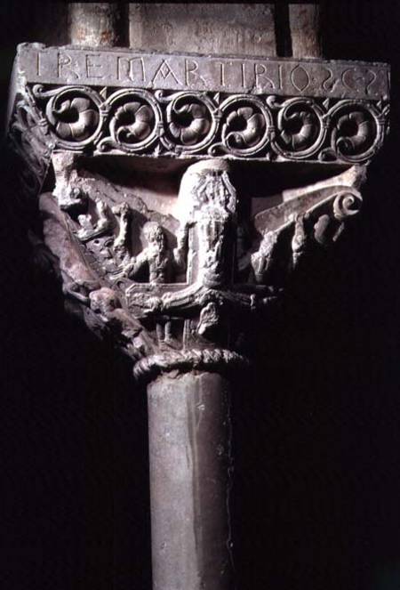 Column capital depicting the crucifixion of St. Peterfrom the cloister a Anonimo