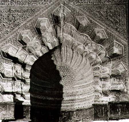 Detail of a keel arch on the Tomb of the Abbasid Khalifs a Anonimo