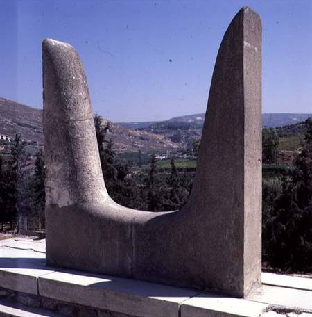 Modern reproduction of the Minoan symbolic Bulls' Horns a Anonimo