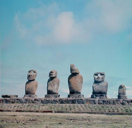 Monumental figures or moai on a ceremonial platform or ahusPolynesian a Anonimo
