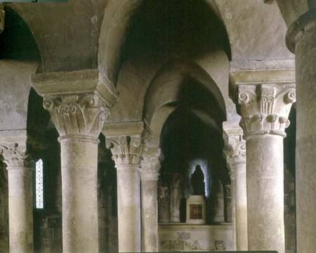 View of the columns in the cryptNorman a Anonimo