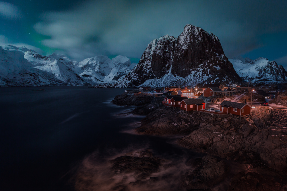 Cloudy Night -- Hamnoy a April Xie