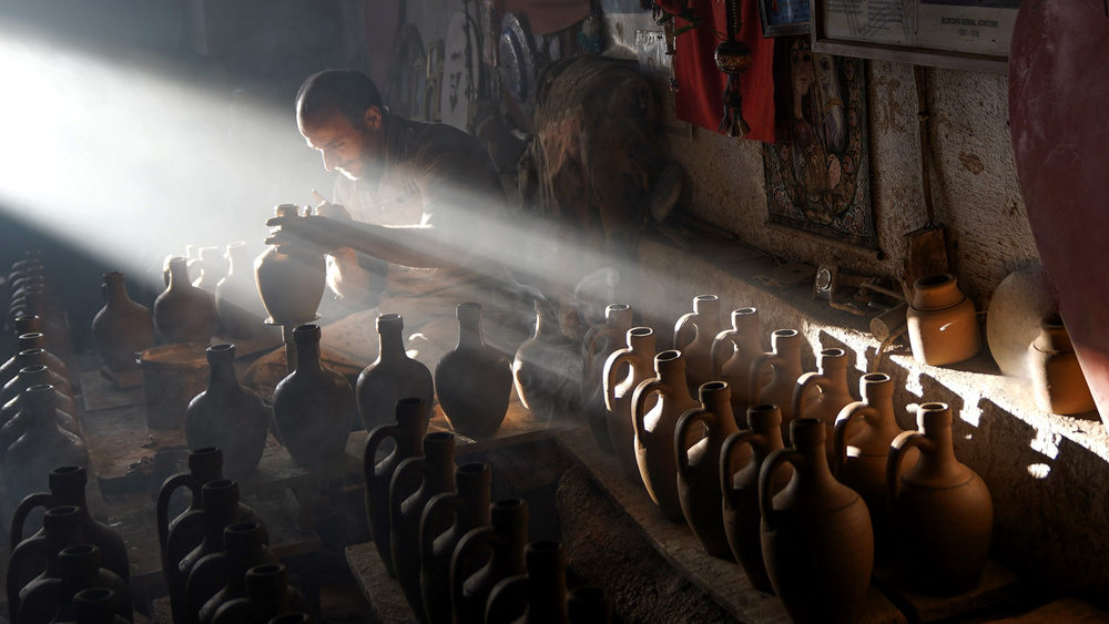 pottery master a Ayse Yorgancilar