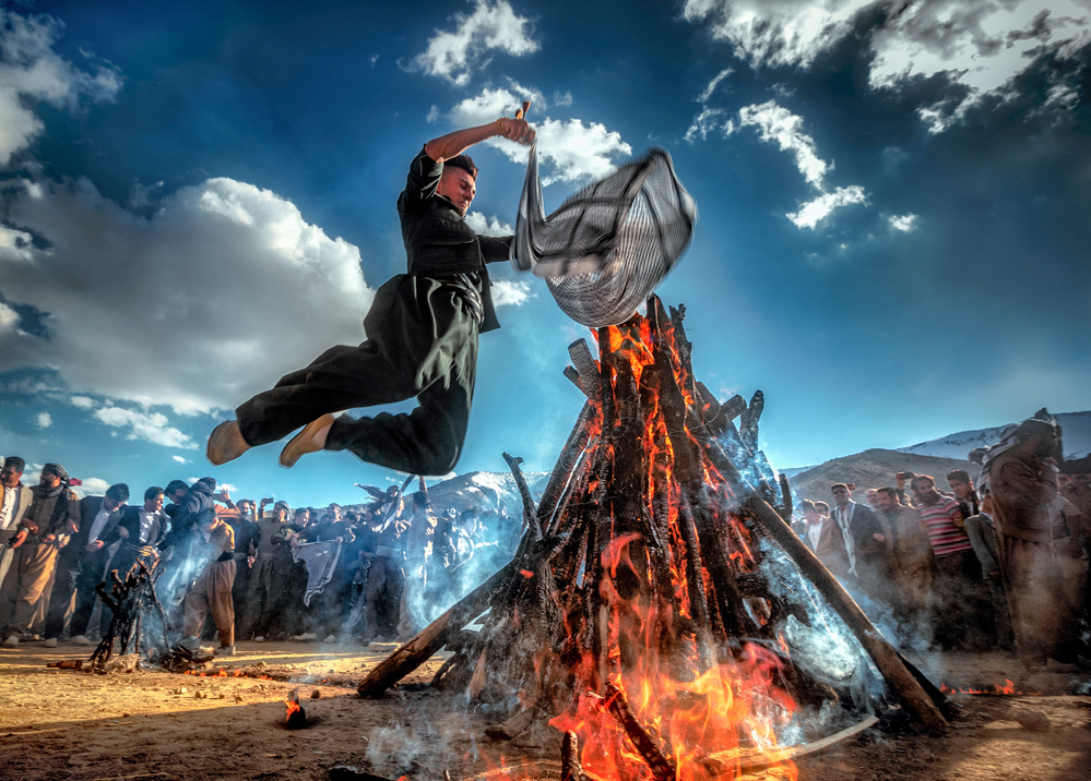 jumping on the fire a Babak Mehrafshar EFIAP (Bob)