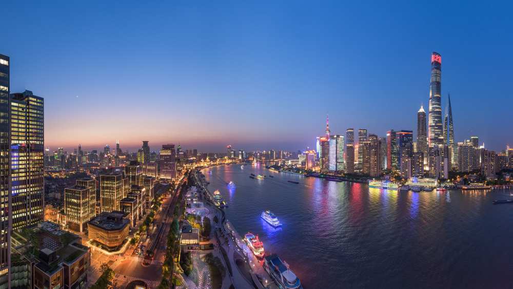 The Blue Hour in Shanghai a Barry Chen