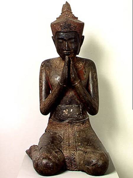 Praying kneeling figure, Angkor a Cambodian