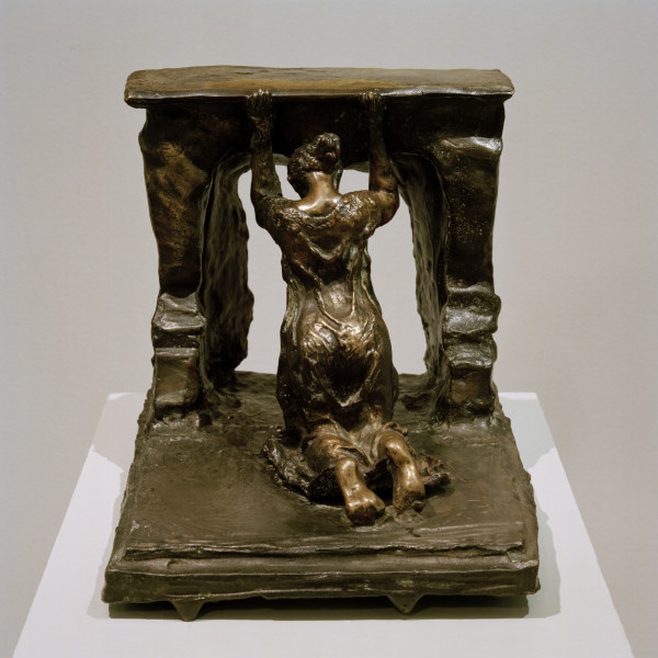 Woman Kneeling in front of a Fireplace a Camille Claudel
