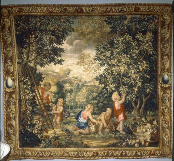 Boys harvesting fruit / Tapestry a Charles Le Brun