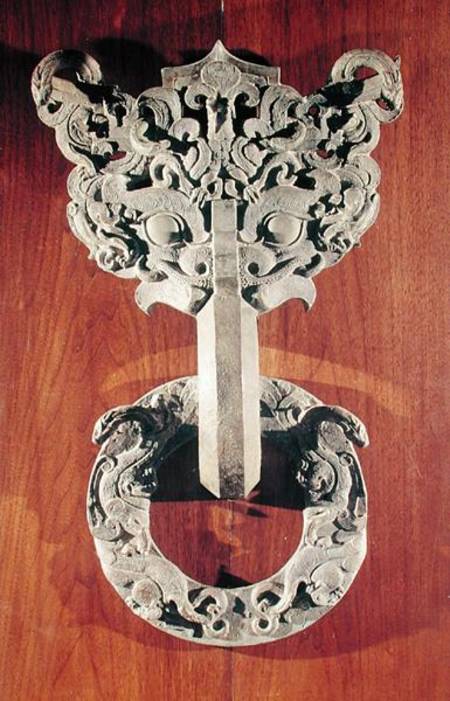 'P'u shou' door knocker with a taotie design surmounted by a phoenix and holding a ring with sculpte a Scuola Cinese