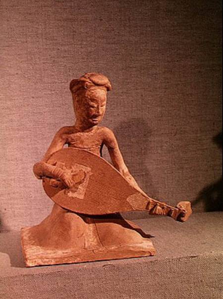 Seated musician playing a lute, from the Tomb of General Chang Sheng, Anyang, Honan, Sui Dynasty a Scuola Cinese