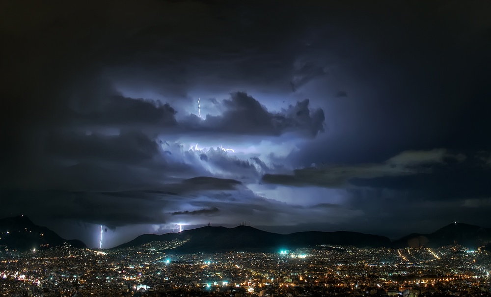 Lightning over Athens II a Chris Kaddas