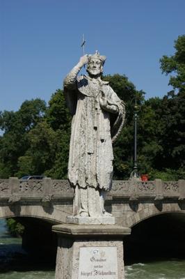 Floßmeisterdenkmal in München a Christian Beckers