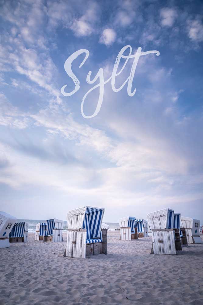 Summer evening with beach chairs with the lettering Sylt a Christian Müringer