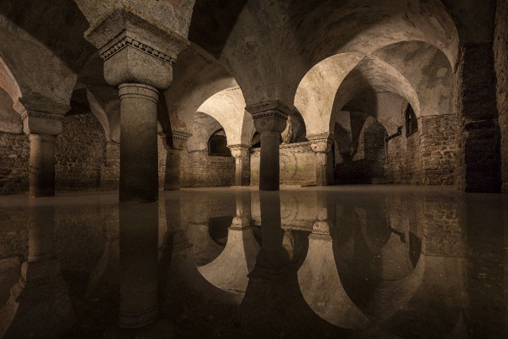 Water in the Crypt a Christopher Budny