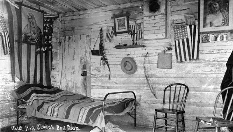 Interior of Red Clouds House, 1891 (b/w photo) a Clarence Grant Morledge