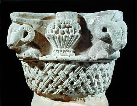 Capital in the form of a basket with ram's heads and grapes, from the Monastery of St. Jeremiah, Sak a Coptic