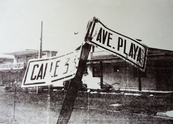 Black and white street sign a David Studwell