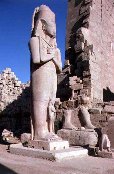 Colossal statue of Ramesses II (1279-1213 BC) in the Great Temple of Amun, New Kingdom a Egizi