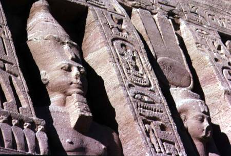 Heads of Ramesses II (1279-1213) and Hathor/Nefertari on the Facade of the Temple of Queen Nefertari a Egizi