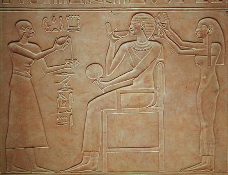 Queen Kawit at her toilet, from the sarcophagus of Queen Kawit, found at Deir el-Bahri, Middle Kingd a Egizi
