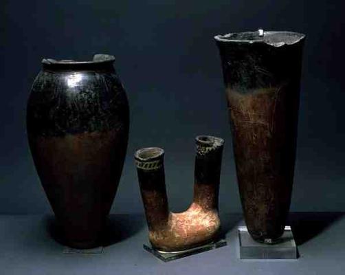 Three vessels, Egyptian, Naqada I Period (4000-3500 BC) and Naqada II Period (3500-3100 BC) (terraco a Egizi