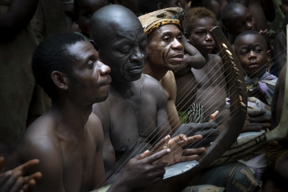 Music of the last clans of baka pygmies, Cameroon a Elena Molina