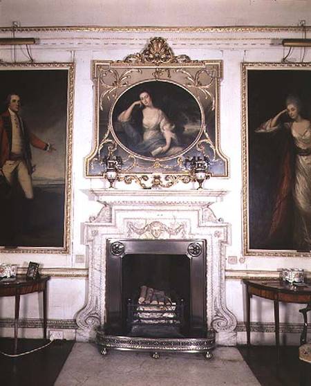 The fireplace in the Drawing Room (photo) a Scuola Inglese