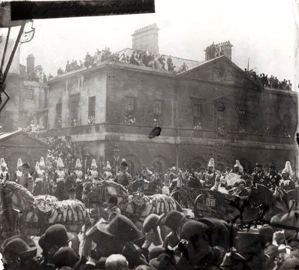 Jubilee Procession in Whitehall, 1887 (b/w photo)  a Scuola Inglese